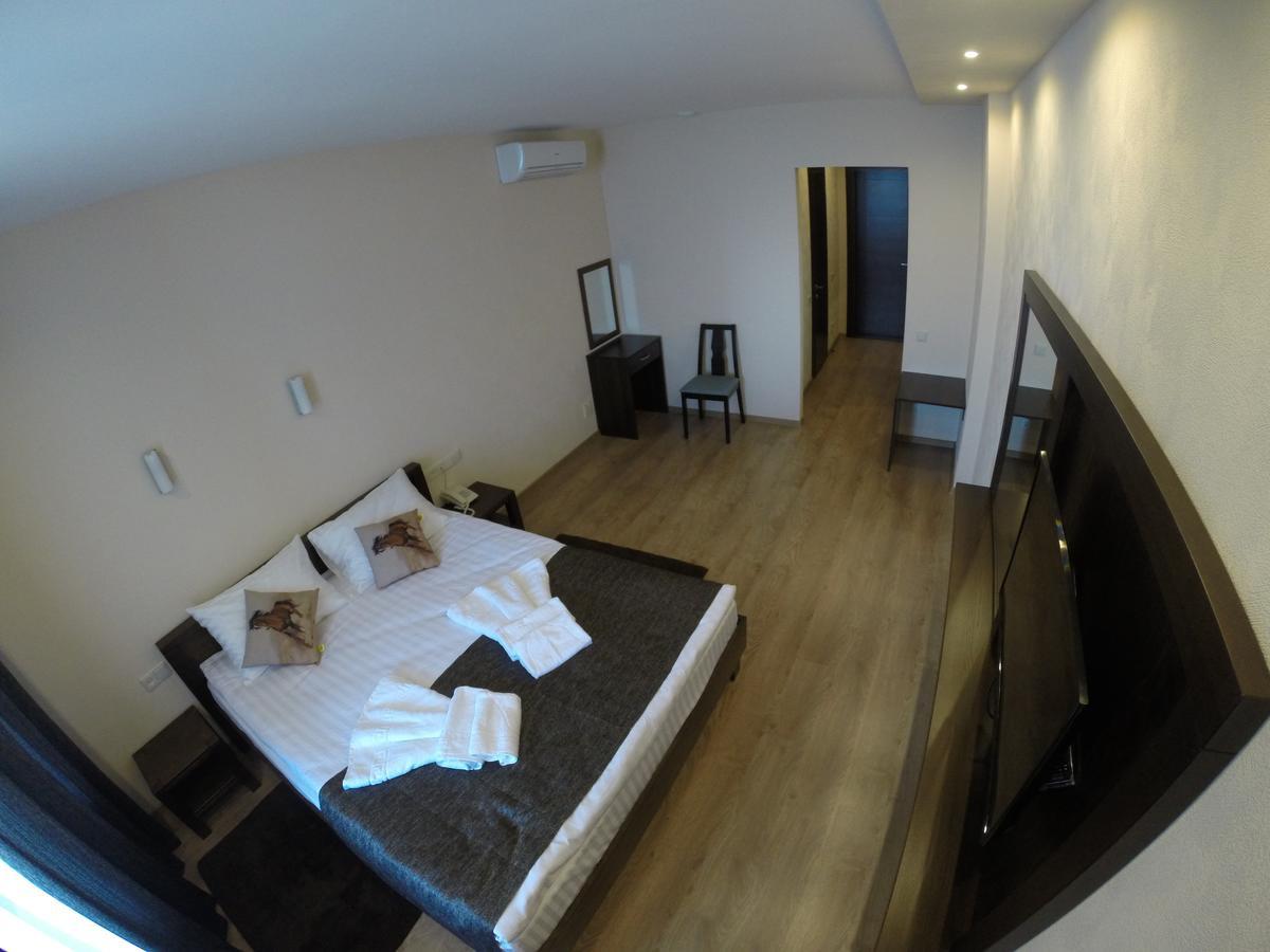 Viro Hotel Czarnomorsk Zewnętrze zdjęcie