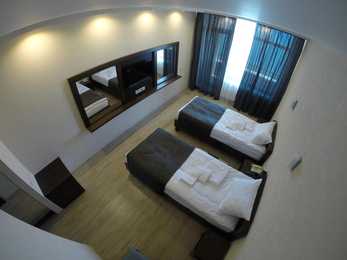 Viro Hotel Czarnomorsk Zewnętrze zdjęcie