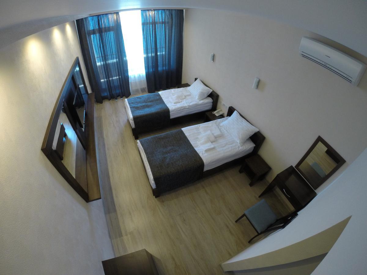 Viro Hotel Czarnomorsk Zewnętrze zdjęcie